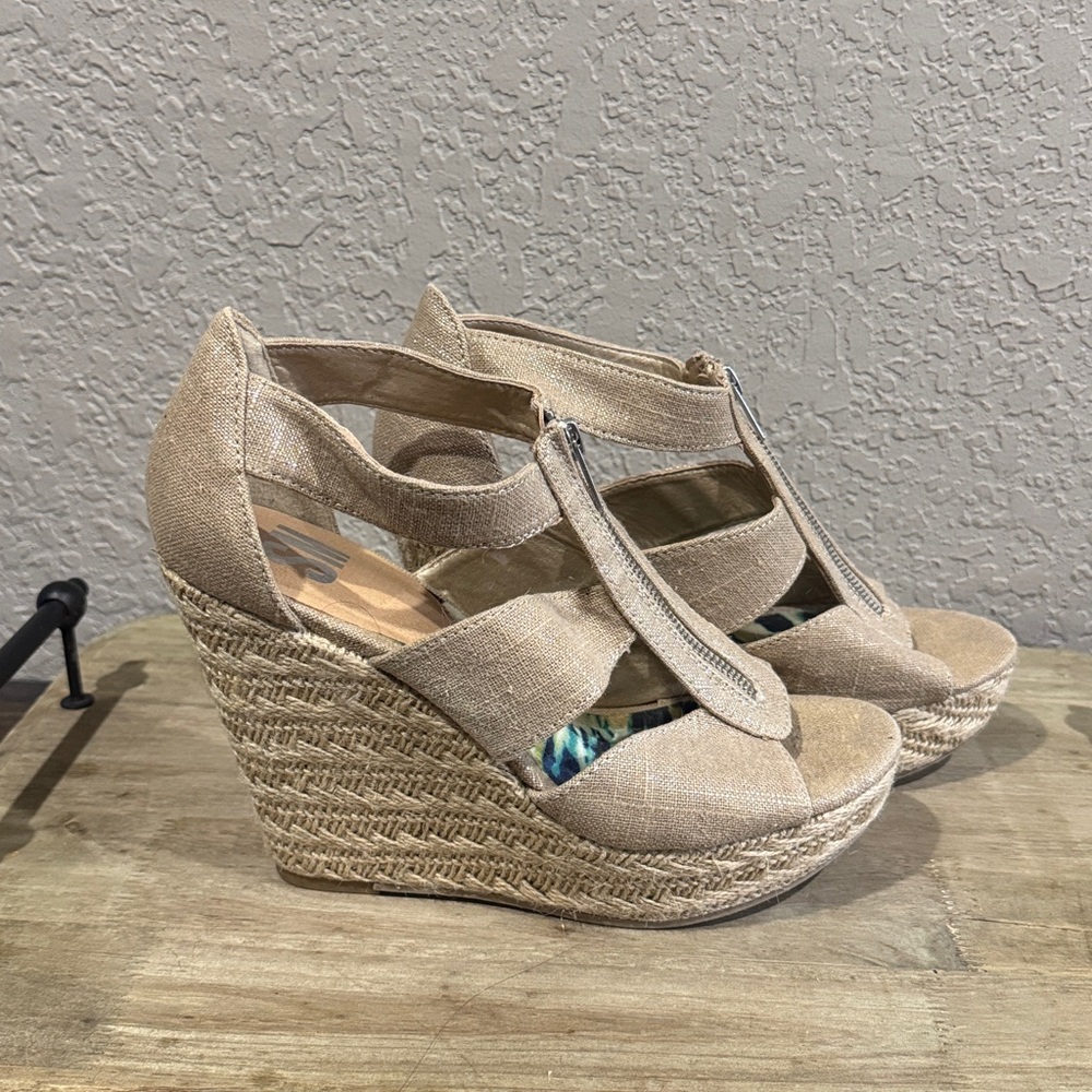 SM ~ Golden Wedge Sandals